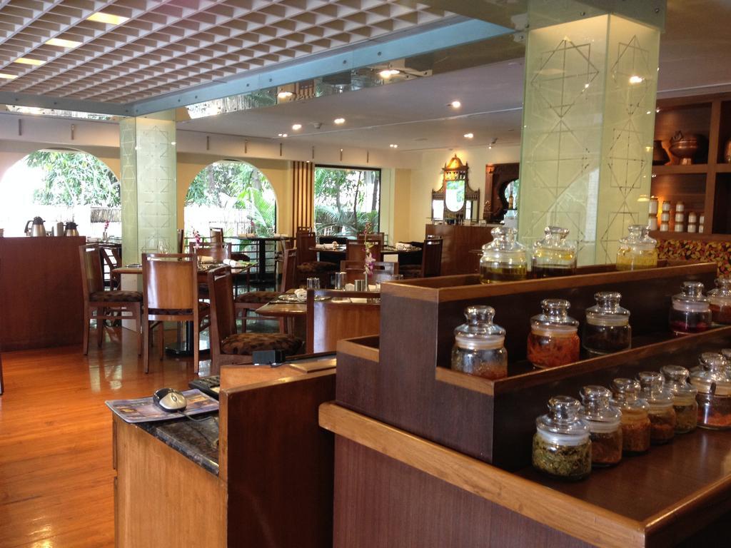 Blue Diamond Pune Ihcl Seleqtions Εξωτερικό φωτογραφία